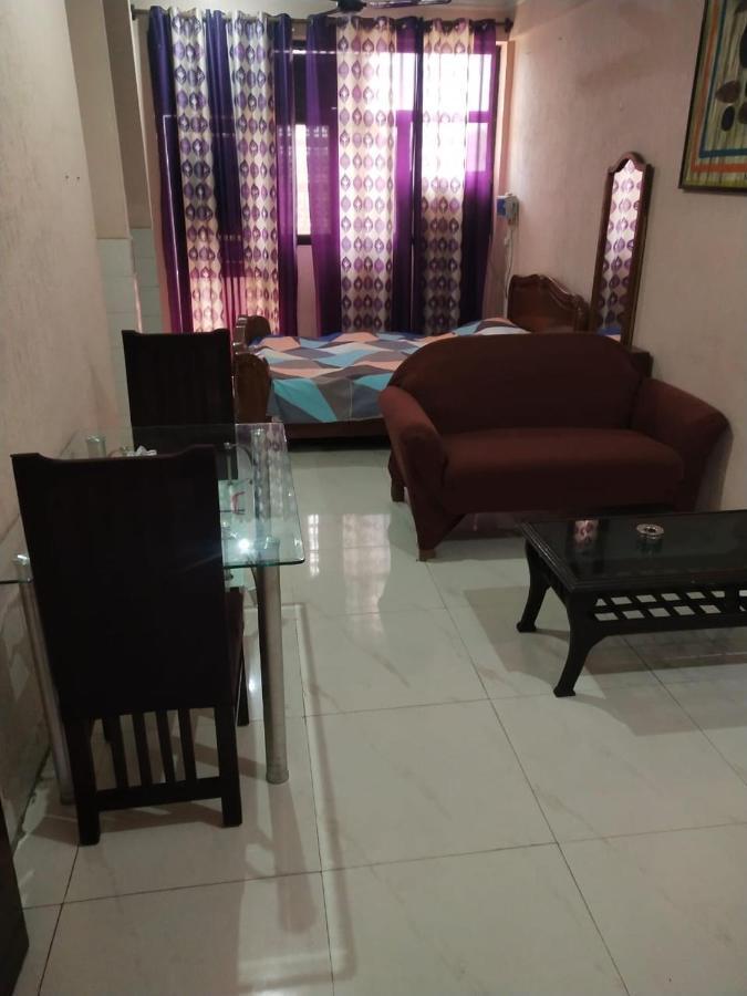 Mufis Homestay, Emerald Compound, New Palam Vihar-2 Gurgaon Luaran gambar