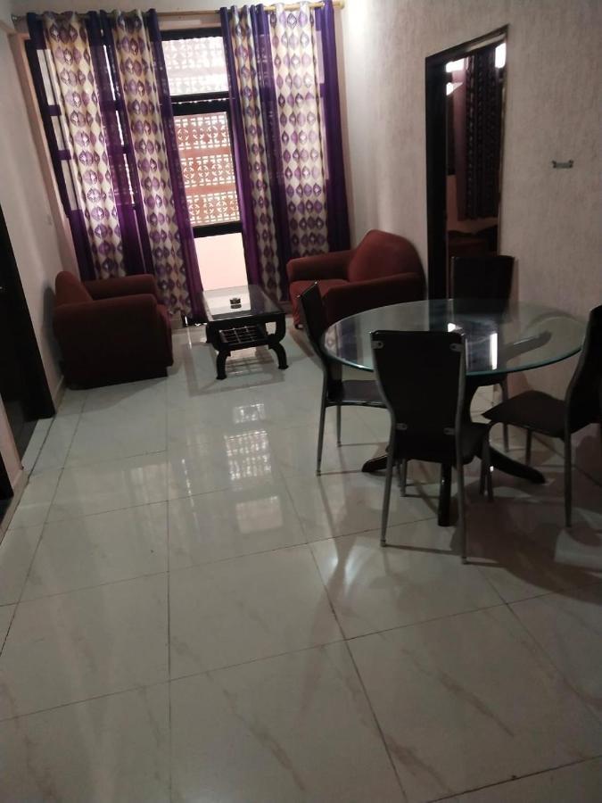 Mufis Homestay, Emerald Compound, New Palam Vihar-2 Gurgaon Luaran gambar