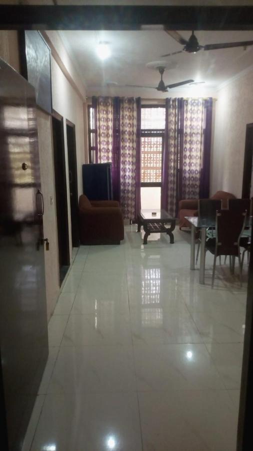 Mufis Homestay, Emerald Compound, New Palam Vihar-2 Gurgaon Luaran gambar